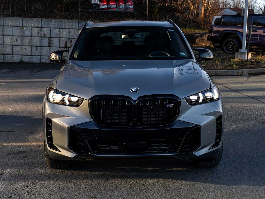 2025 Bmw X5 M60i photo 2