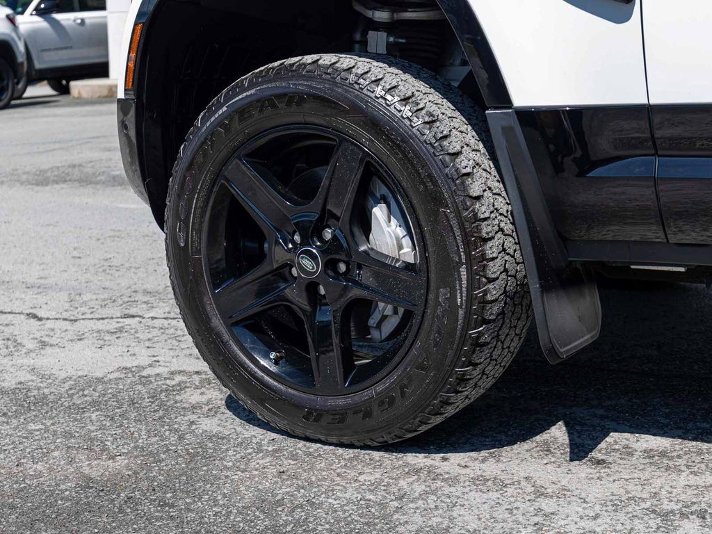 2023 Land Rover Defender X-Dynamic SE - Photo 7