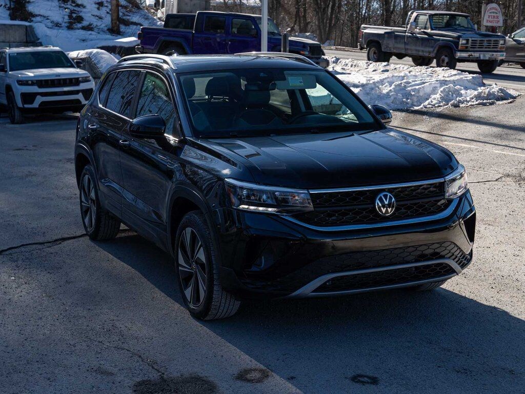 Used 2023 Volkswagen Taos 1.5T SE SUV