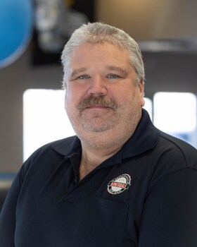 Staff member STEVEN BATES from ID_e3a4f8af70f8