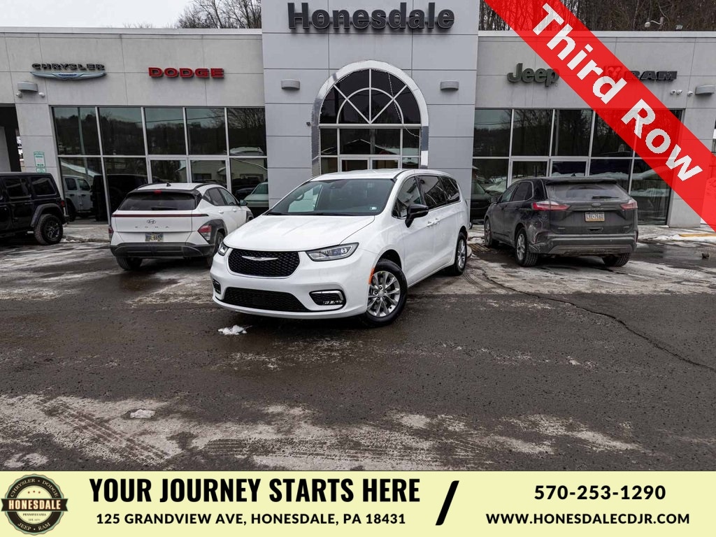 2026 Chrysler Pacifica Passenger Van 