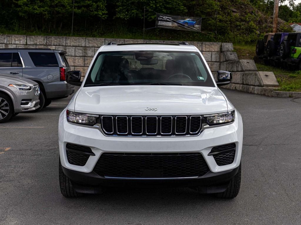 Used 2023 Jeep Grand Cherokee Laredo SUV