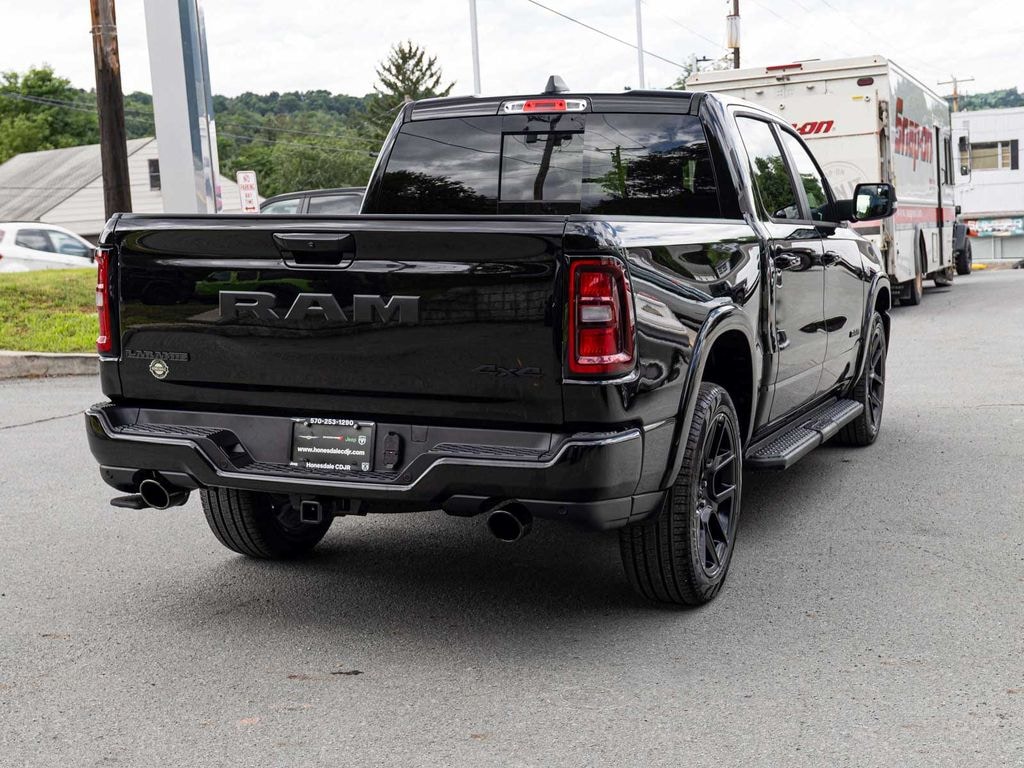 New 2026 Ram 1500 LARAMIE CREW CAB 4X4 5'7 BOX Pickup