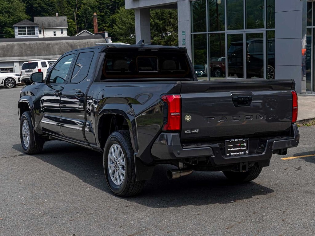 2024 Toyota Tacoma SR5 photo 2