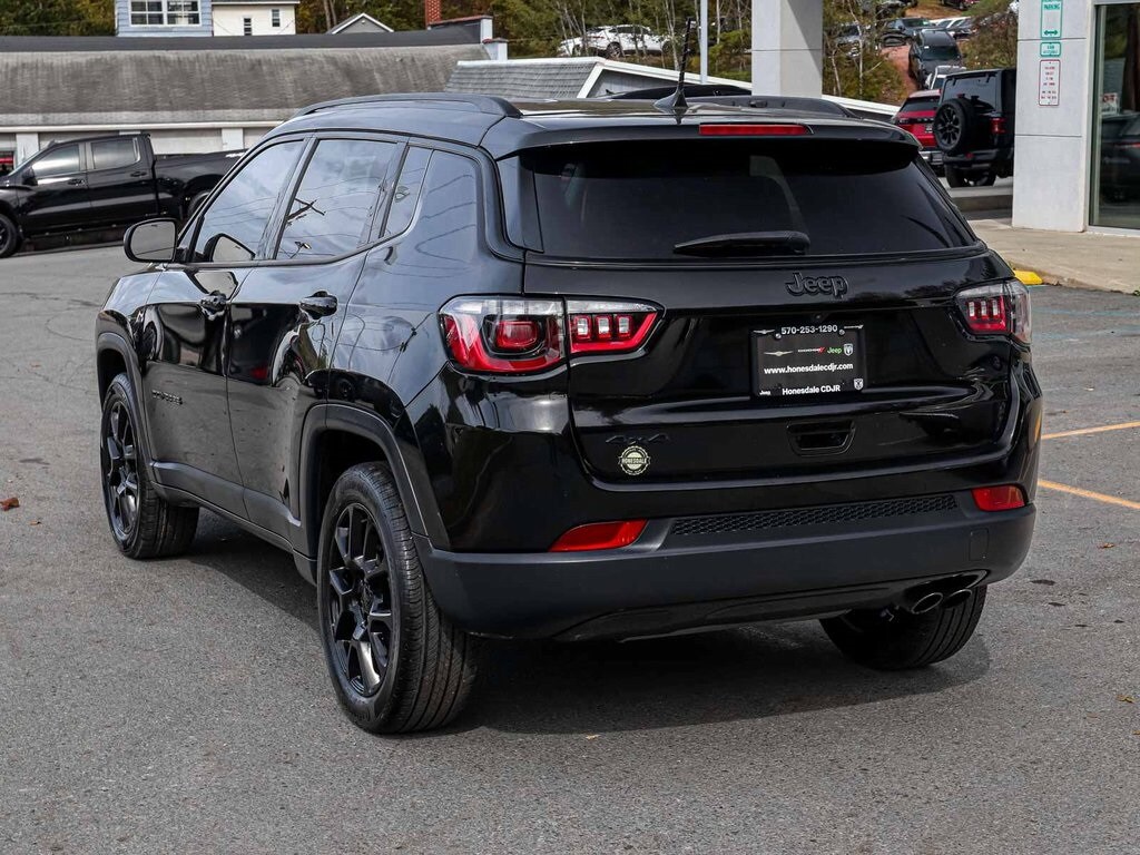 2022 Jeep Compass North Edition Latitude photo 3
