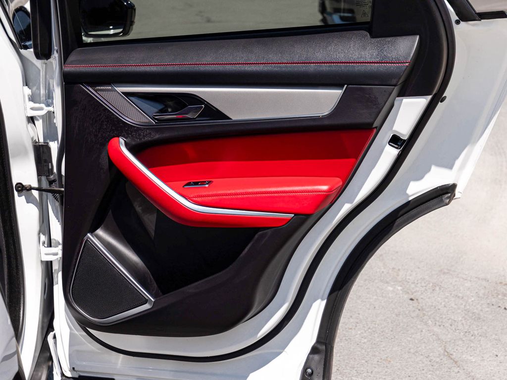 2026 Jaguar F-Pace R-Dynamic S - Photo 14