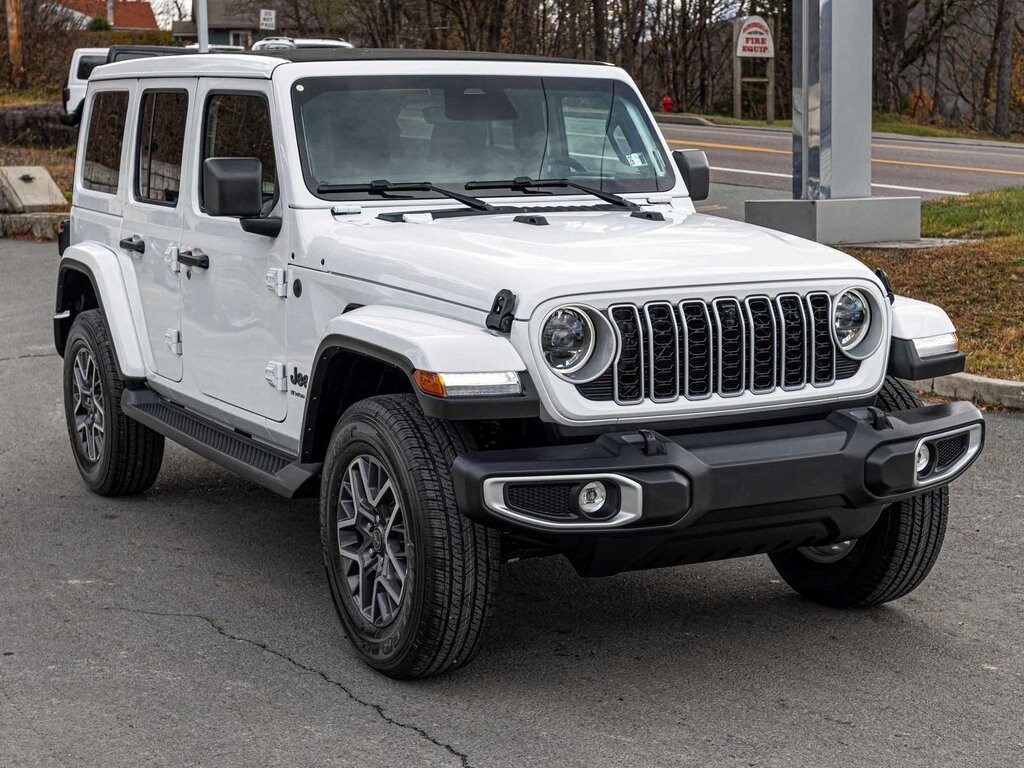 New 2026 Jeep Wrangler 4-DOOR SAHARA Sport Utility