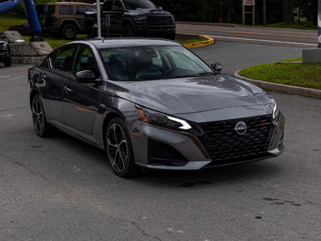 Used 2024 Nissan Altima 2.5 SR Sedan