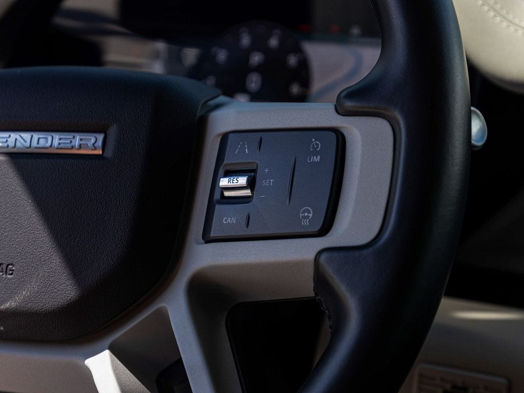 2023 Land Rover Defender X-Dynamic SE - Photo 23