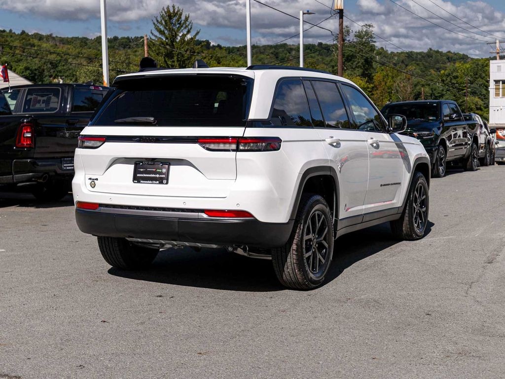 New 2026 Jeep Grand Cherokee LAREDO ALTITUDE 4X4 Sport Utility
