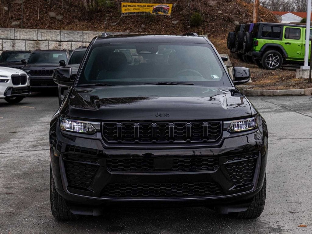 New 2026 Jeep Grand Cherokee LAREDO ALTITUDE 4X4 Sport Utility