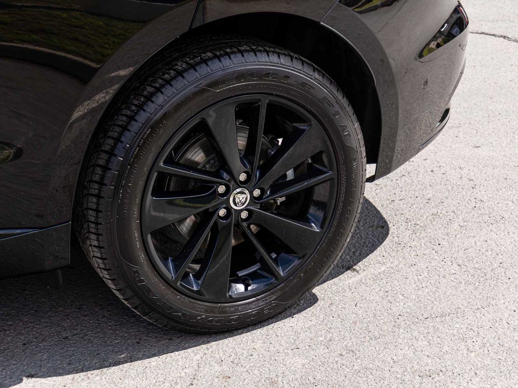 2026 Jaguar F-Pace R-Dynamic S - Photo 10
