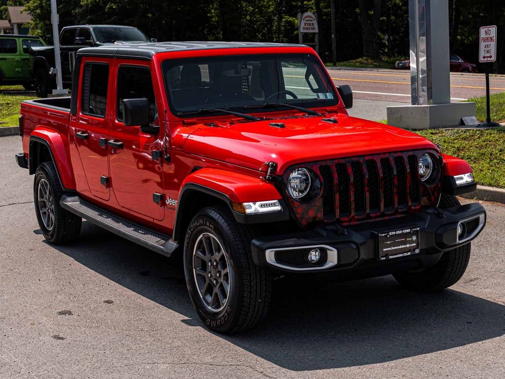 Used 2021 Jeep Gladiator Overland Truck