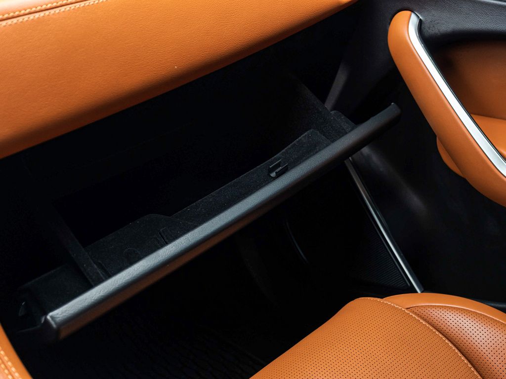 2026 Jaguar F-Pace R-Dynamic S - Photo 19