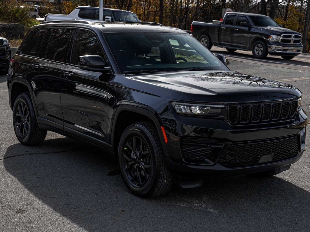 New 2025 Jeep Grand Cherokee ALTITUDE X 4X4 Sport Utility