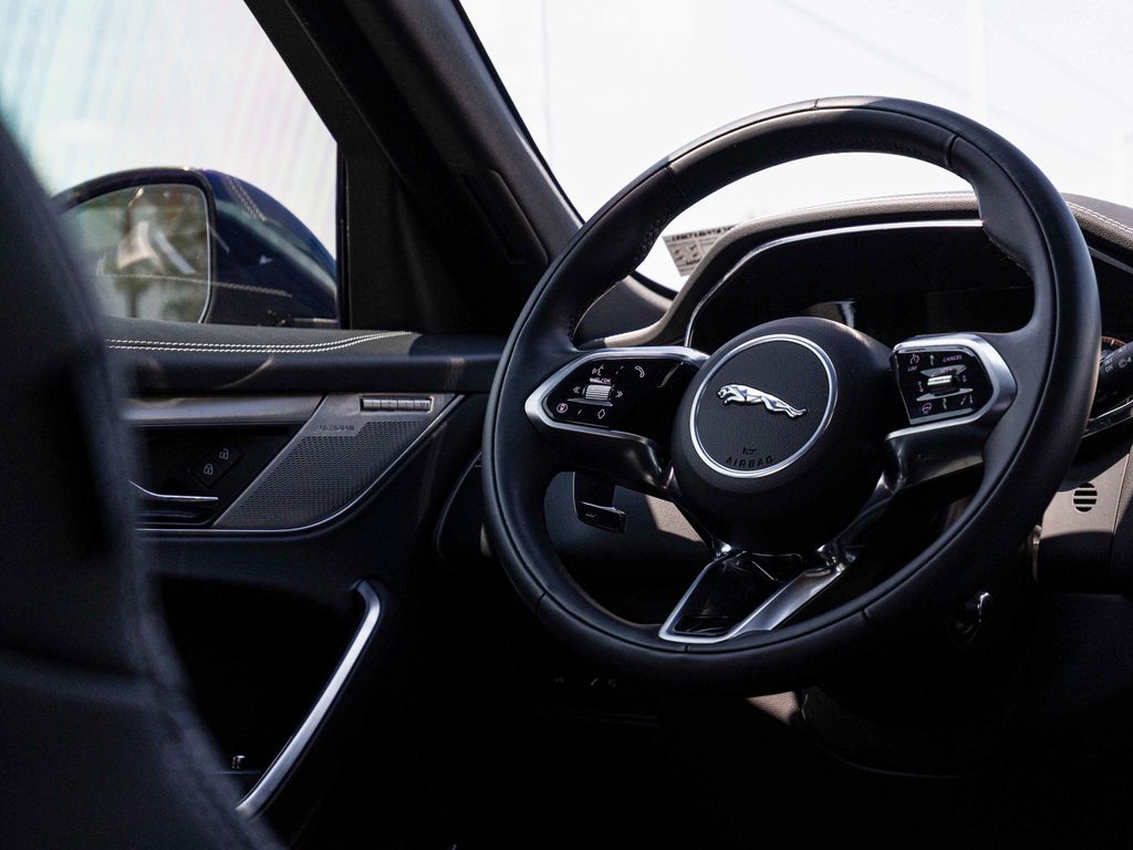 2026 Jaguar F-Pace R-Dynamic S - Photo 19