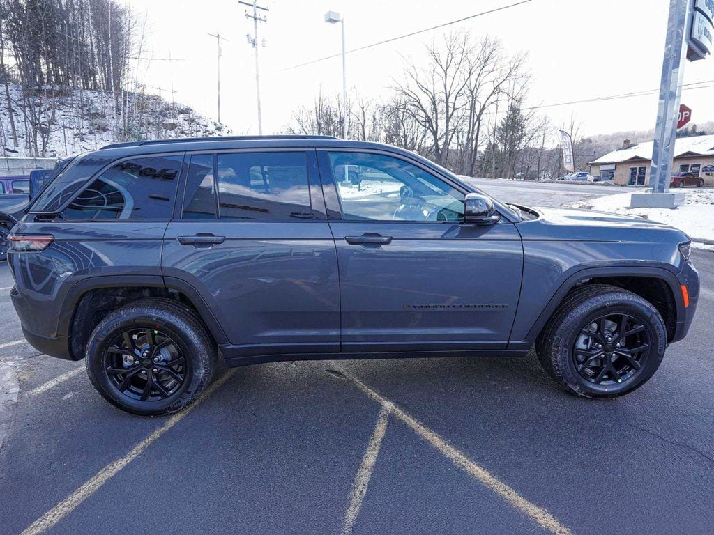 New 2026 Jeep Grand Cherokee LAREDO ALTITUDE 4X4 Sport Utility