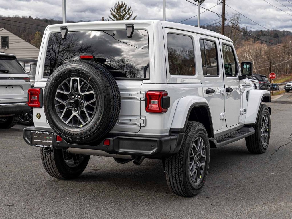 New 2026 Jeep Wrangler 4-DOOR SAHARA Sport Utility