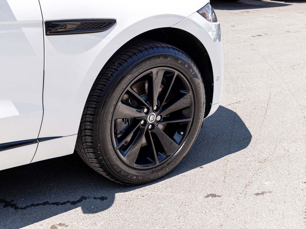 2026 Jaguar F-Pace R-Dynamic S - Photo 9