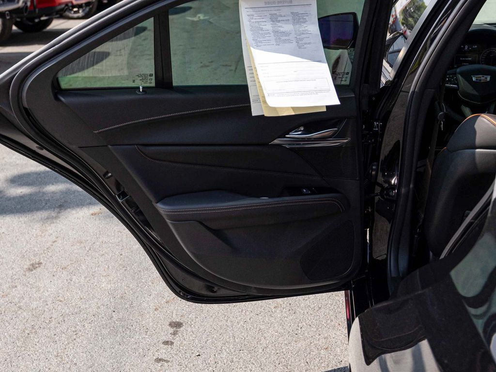 2025 Cadillac CT4-V V-Series - Photo 13