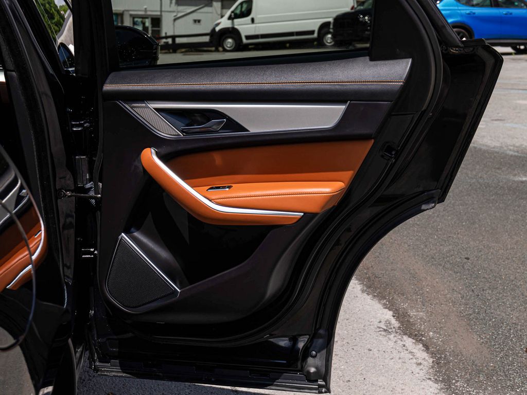 2026 Jaguar F-Pace R-Dynamic S - Photo 15