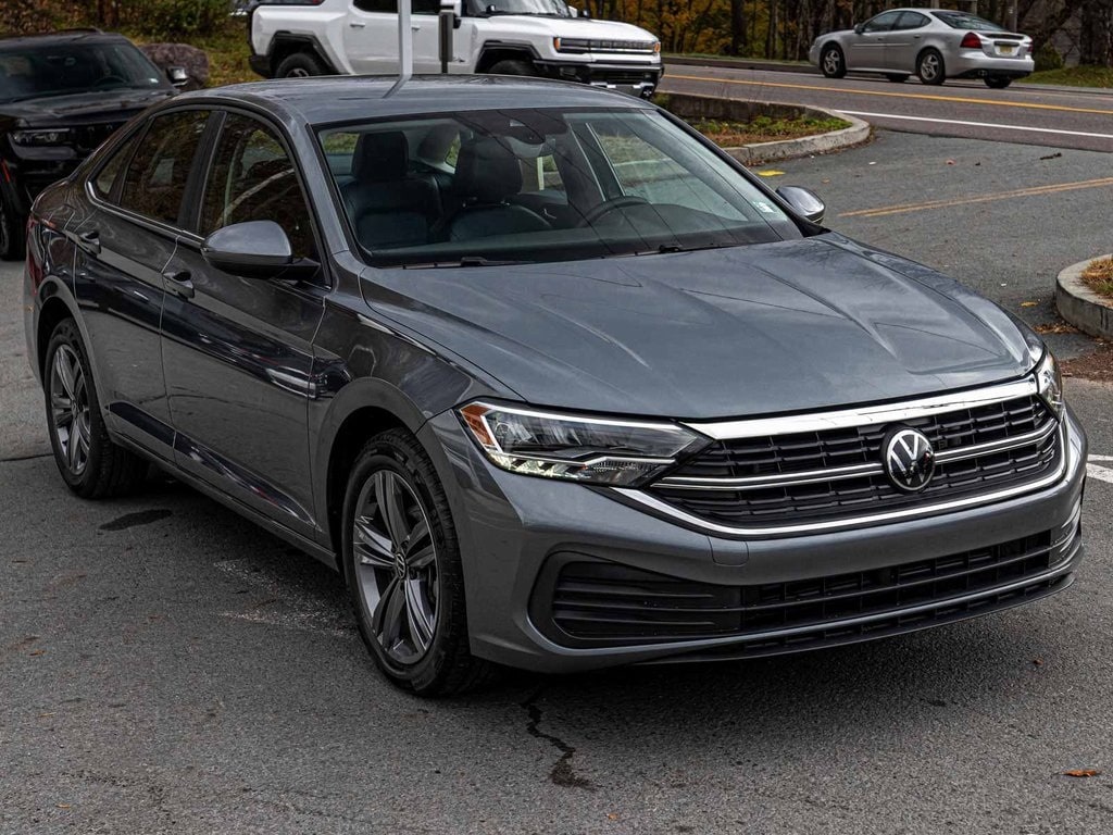 Used 2024 Volkswagen Jetta 1.5T SE Sedan