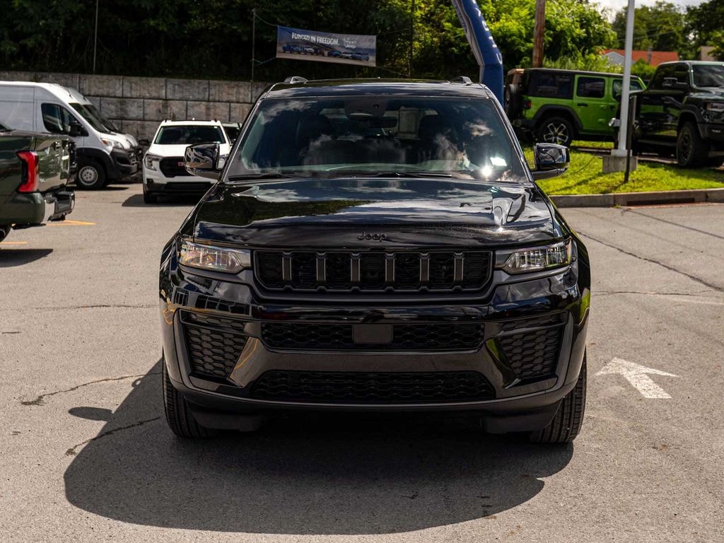 New 2026 Jeep Grand Cherokee LAREDO ALTITUDE 4X4 Sport Utility
