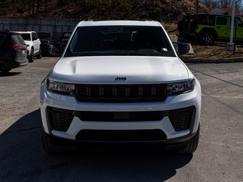 New 2026 Jeep Grand Cherokee LAREDO ALTITUDE 4X4 Sport Utility