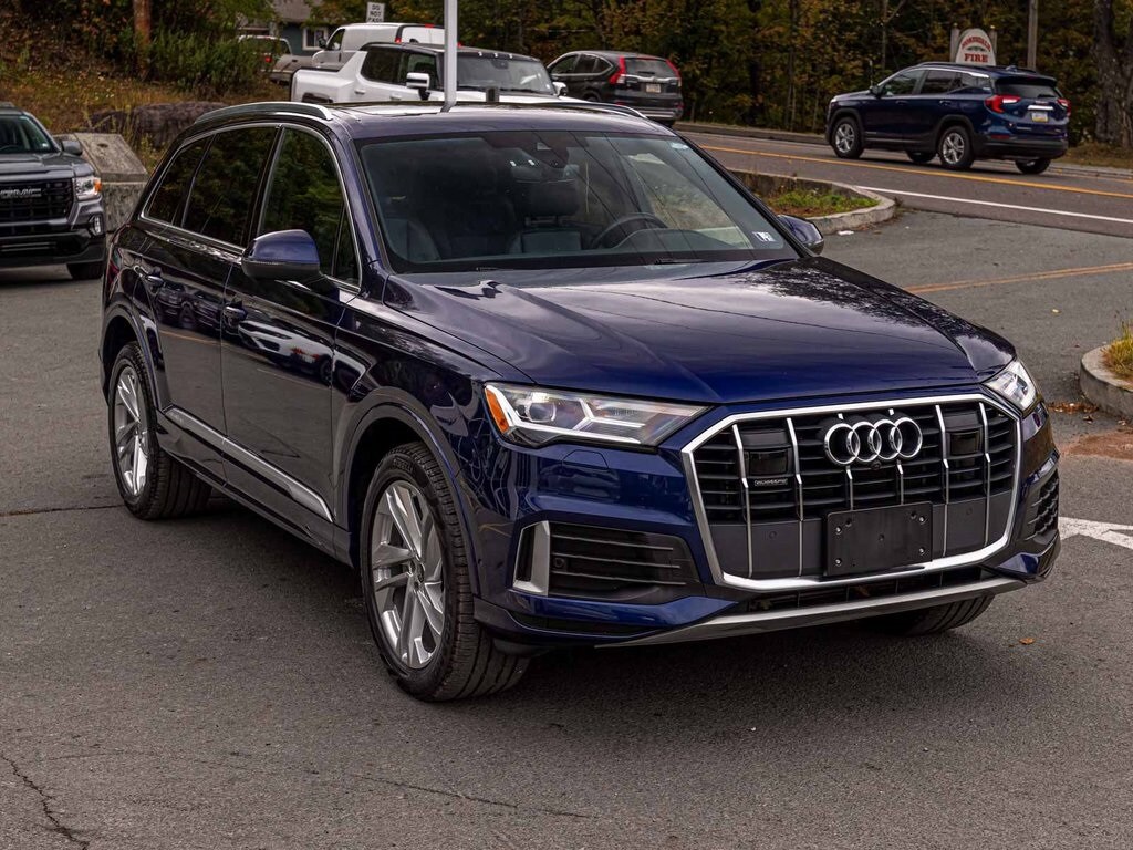 2023 Audi Q7 45 Premium photo 2