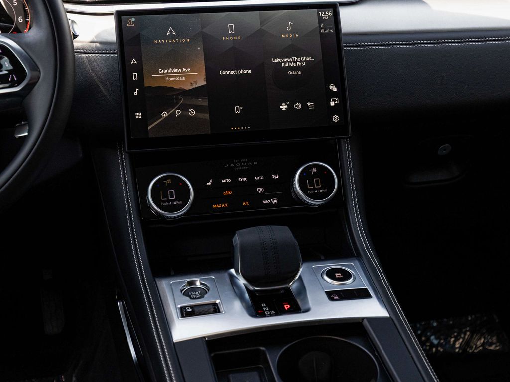 2026 Jaguar F-Pace R-Dynamic S - Photo 16