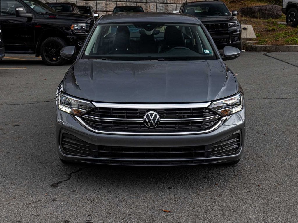 Used 2024 Volkswagen Jetta 1.5T SE Sedan
