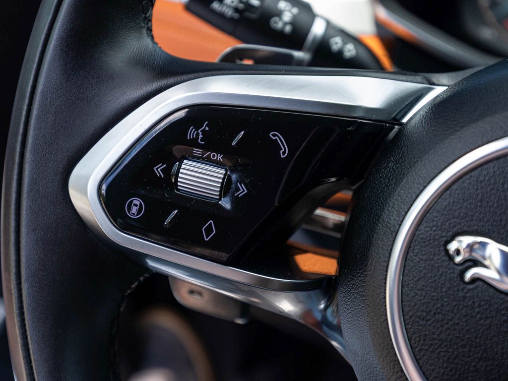 2026 Jaguar F-Pace R-Dynamic S - Photo 21