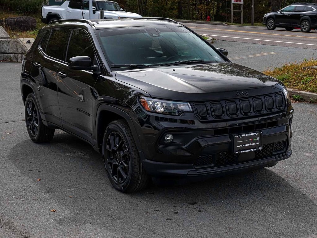 2022 Jeep Compass North Edition Latitude photo 2