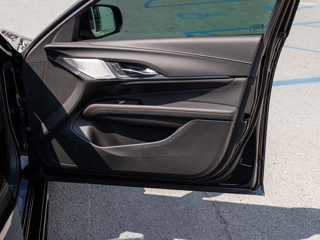 2025 Cadillac CT4-V V-Series - Photo 12