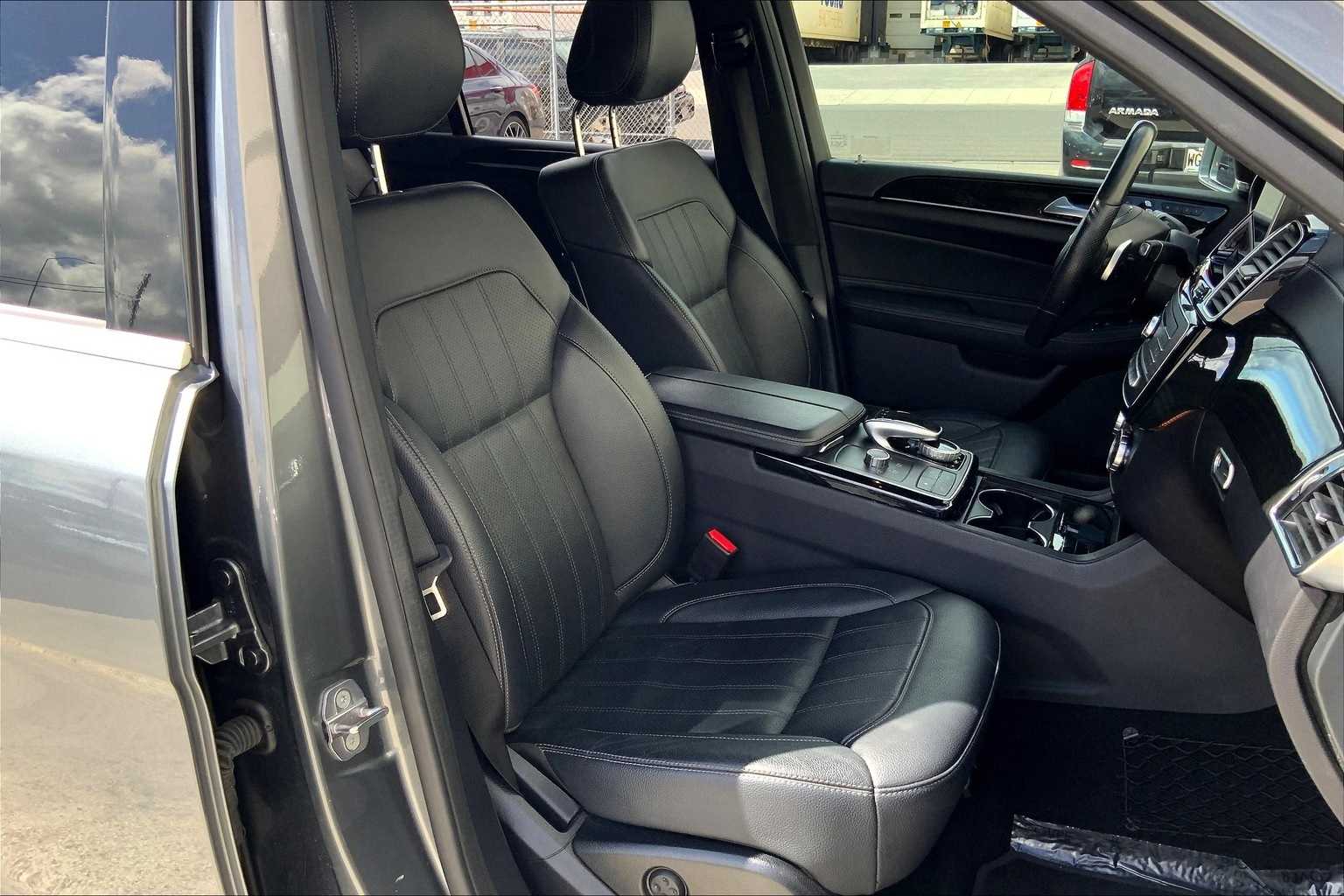 Thumbnail: 2019 Mercedes-Benz GLS - 14