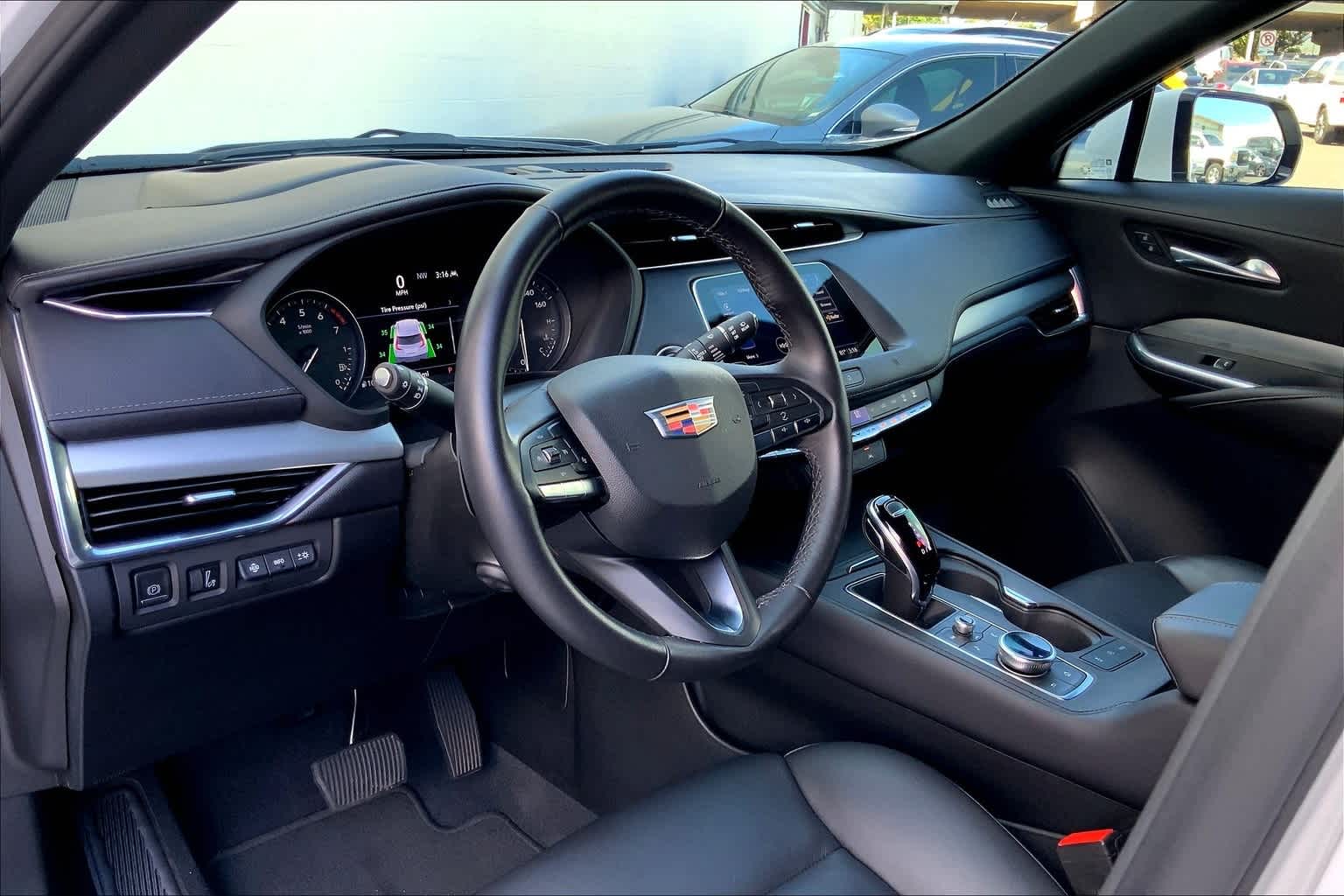 Thumbnail: 2021 Cadillac XT4 - 3