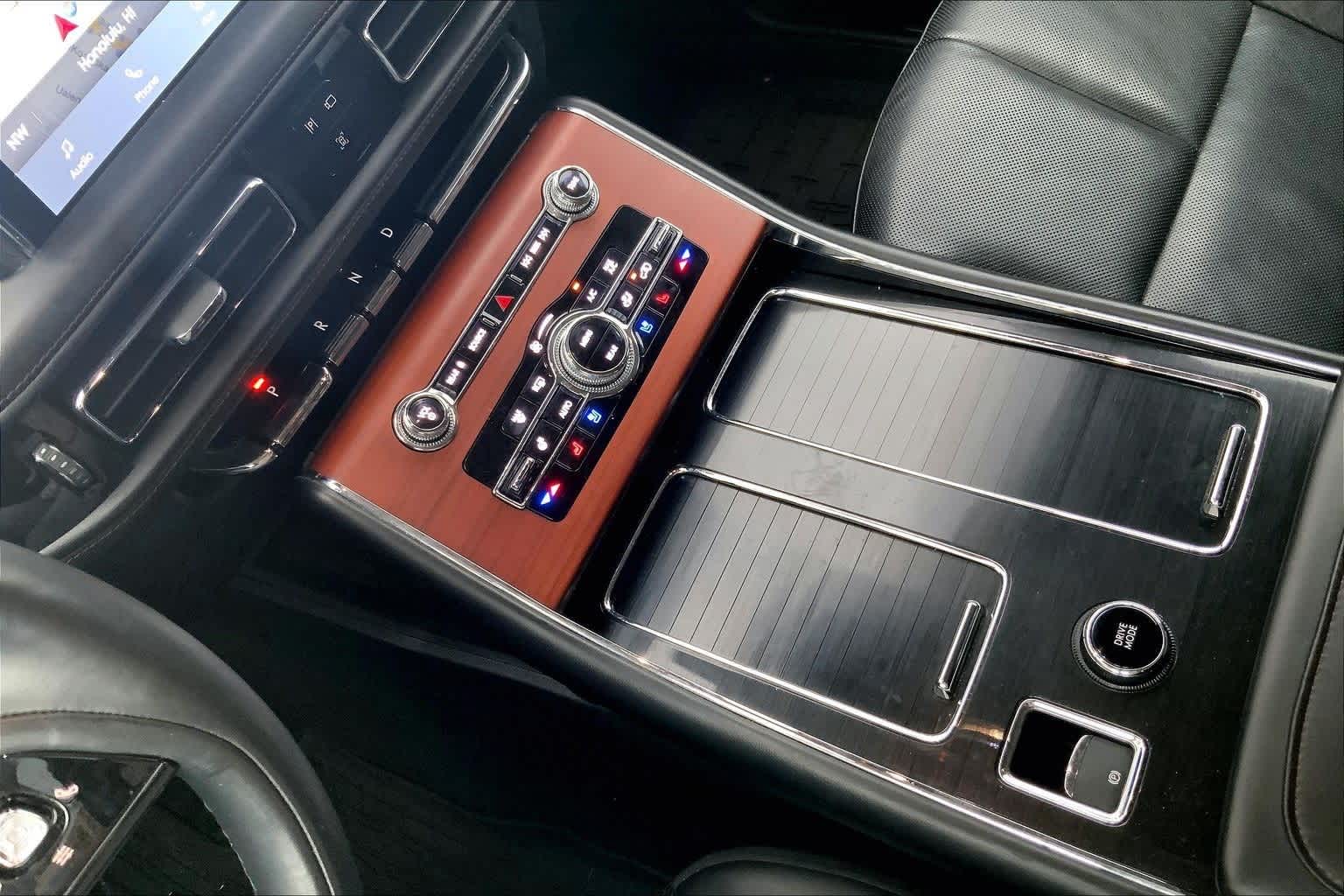 Thumbnail: 2022 Lincoln Aviator - 17