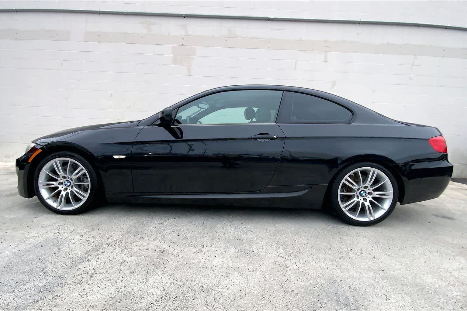 Thumbnail: 2011 BMW 3 Series - 4