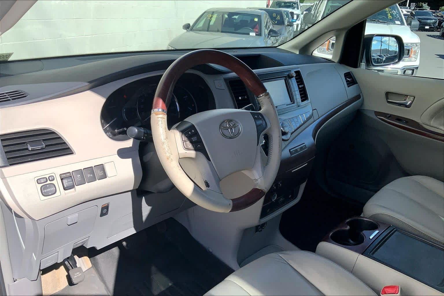 Thumbnail: 2013 Toyota Sienna - 3