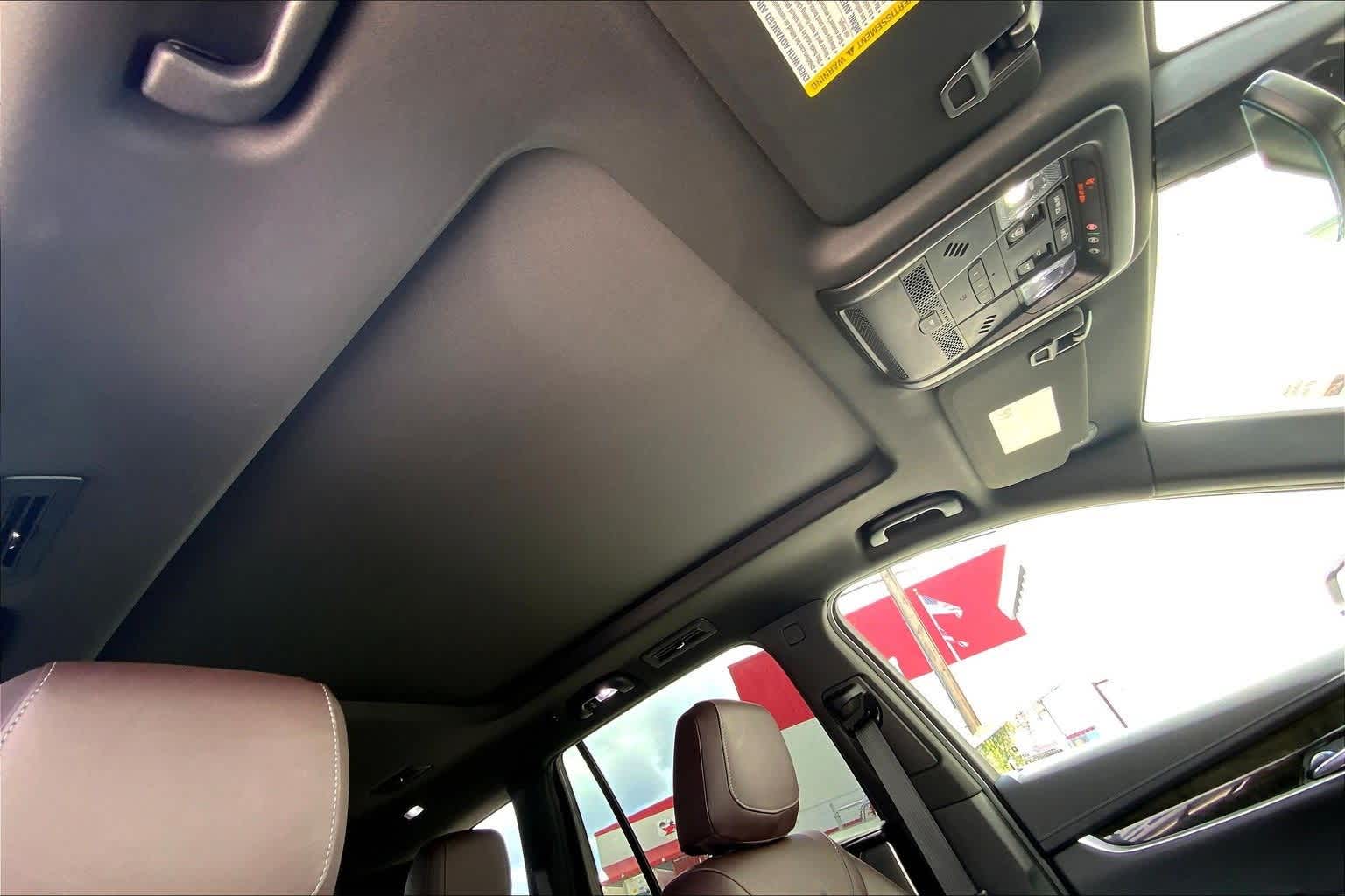 Thumbnail: 2023 Cadillac XT6 - 31