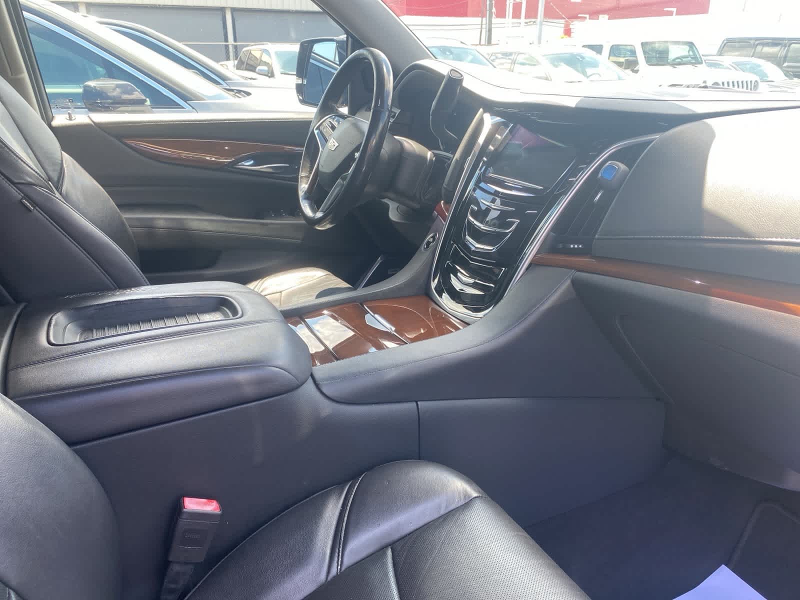 Thumbnail: 2019 Cadillac Escalade - 4