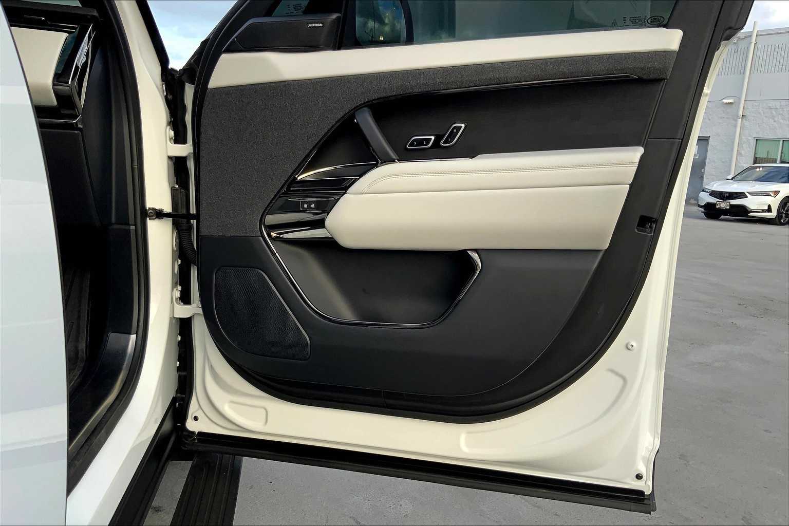 Thumbnail: 2023 Land Rover Range Rover Sport - 27