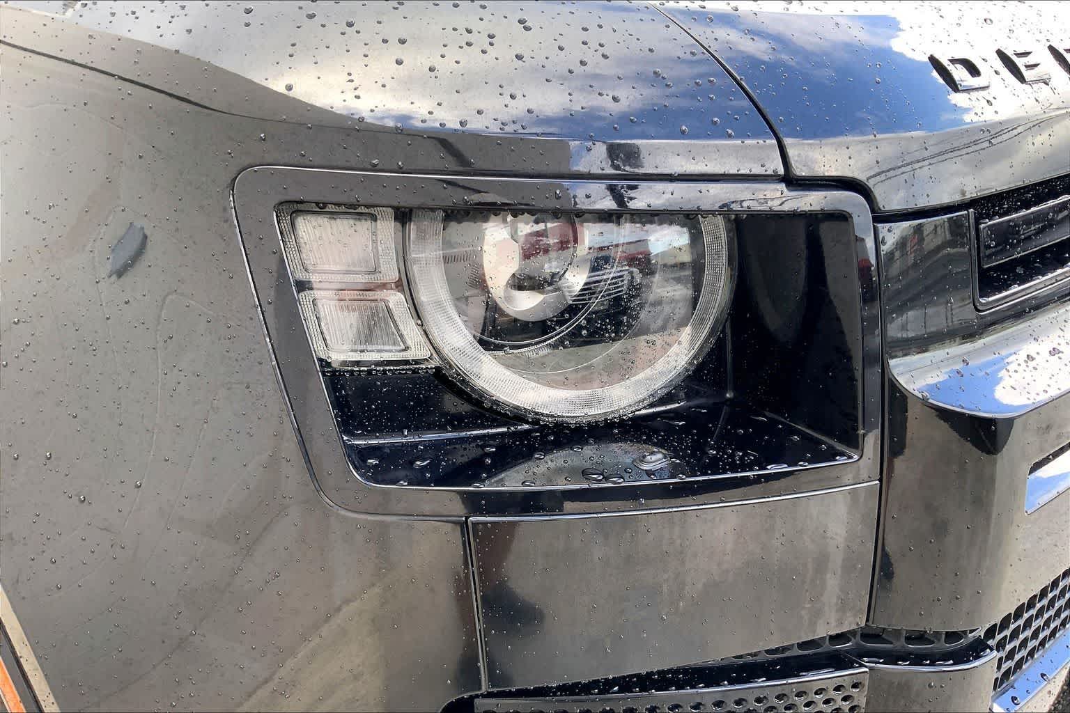 Thumbnail: 2022 Land Rover Defender - 31