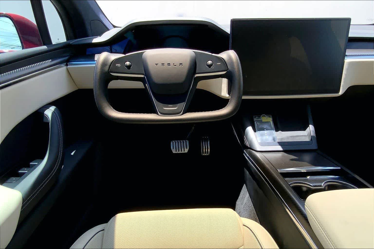 Thumbnail: 2022 Tesla Model X - 15