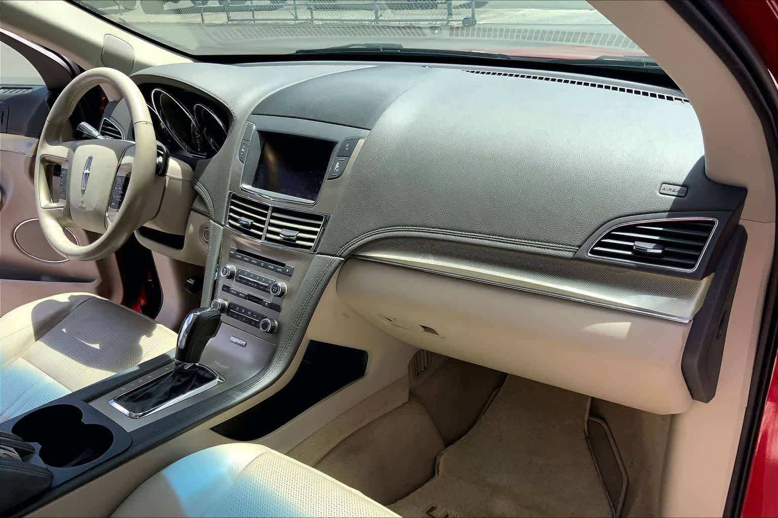 Thumbnail: 2010 Lincoln MKT - 23