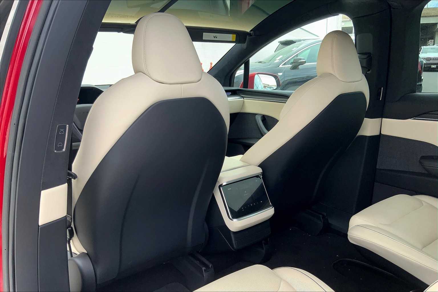 Thumbnail: 2022 Tesla Model X - 13