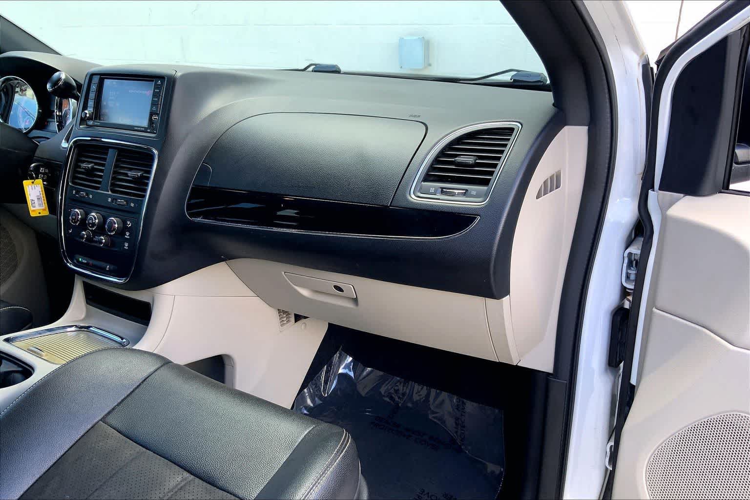 Thumbnail: 2019 Dodge Grand Caravan - 22