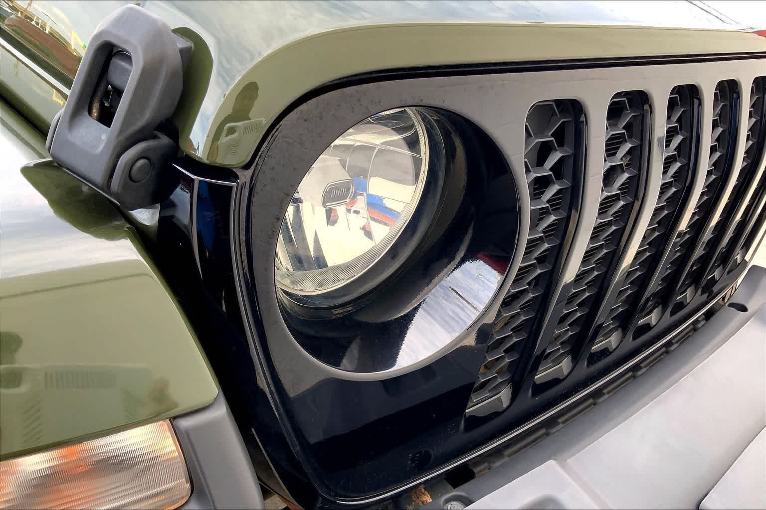Thumbnail: 2022 Jeep Gladiator - 30