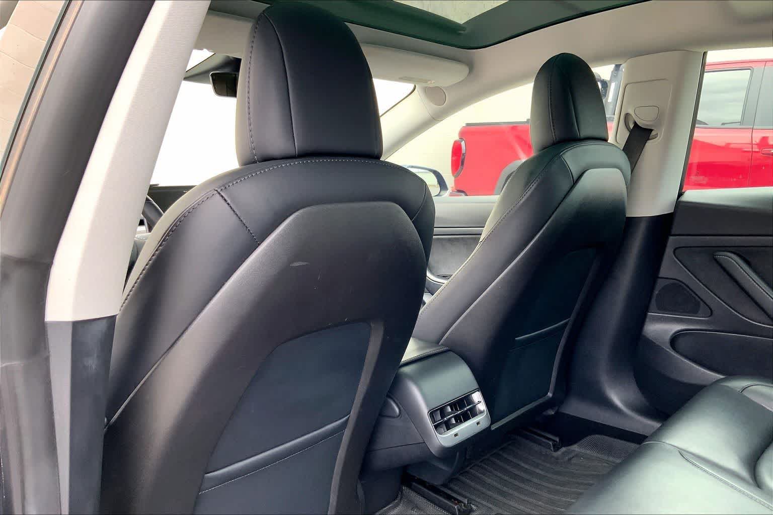 Thumbnail: 2020 Tesla Model 3 - 12