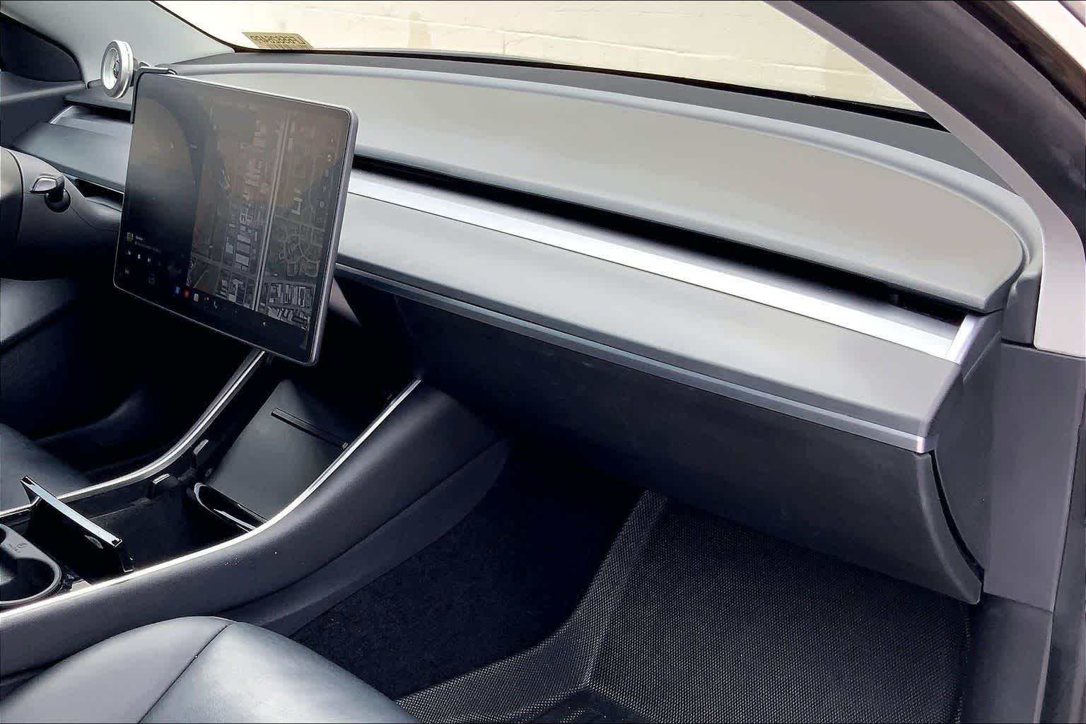 Thumbnail: 2020 Tesla Model 3 - 22